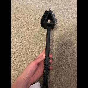 NWT Flame Glo Grilling 3 in 1  Grill Brush. 14 in, Black
